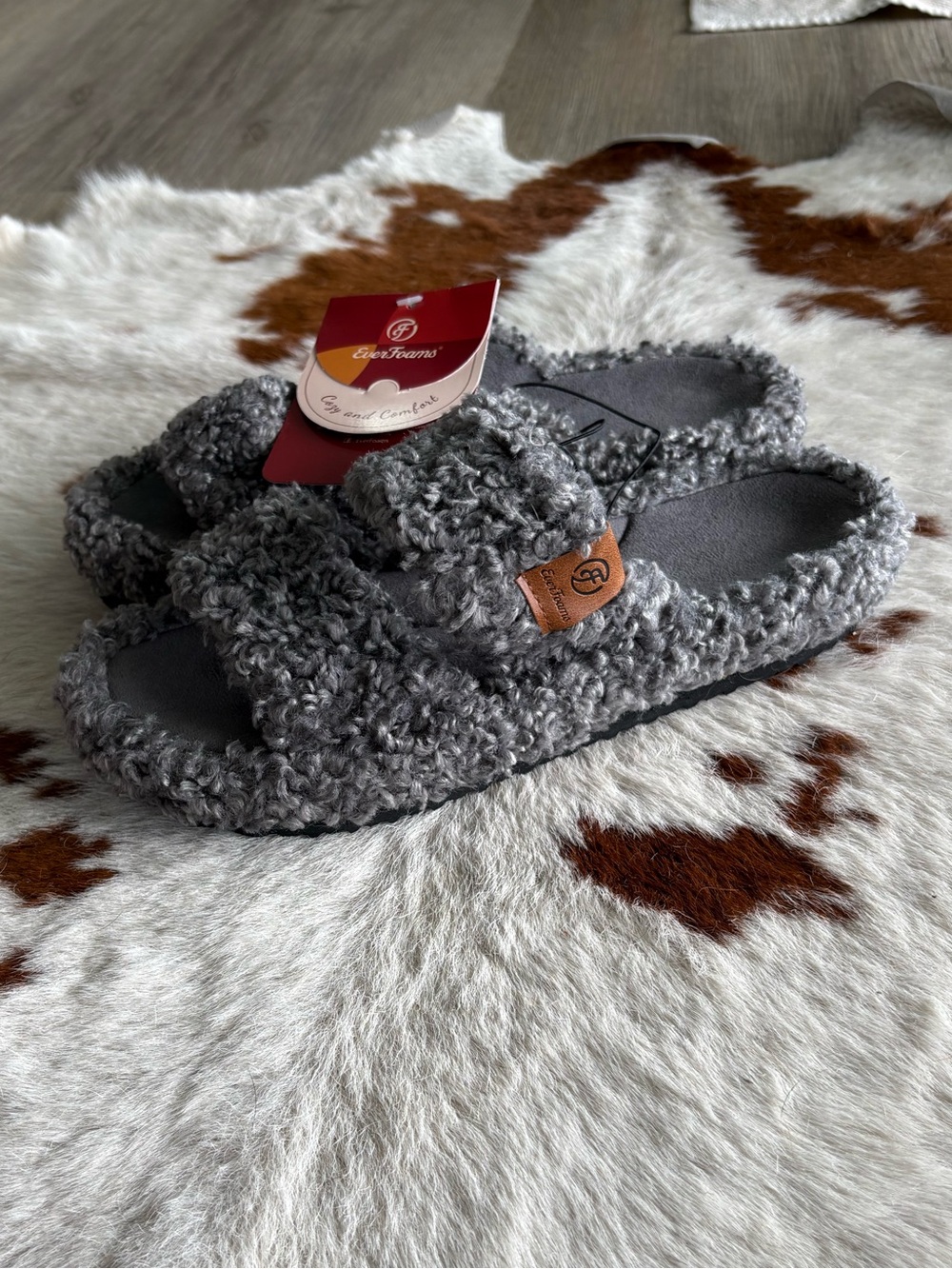 NEW in box: Women's Memory Foam Cozy Grey Fuzzy Slide Sandals